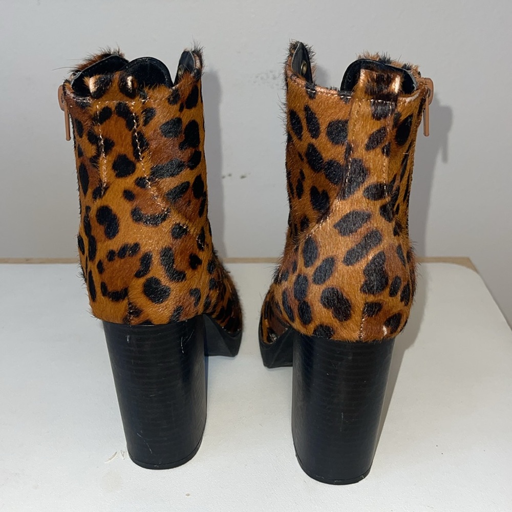 EXPRESS like new, HORSE HAIR, cheetah print, , zip- tie up boot. 4” heel. Sz. 6 - Picture 5 of 6